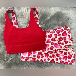 EUC FABLETICS (XS/S) Harlow Reversible Sports Bra and PowerHold Capri Leggings